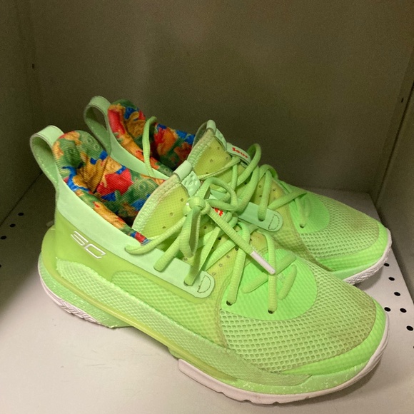 Size 7 Sour patch kids under armour curries - Picture 1 of 4